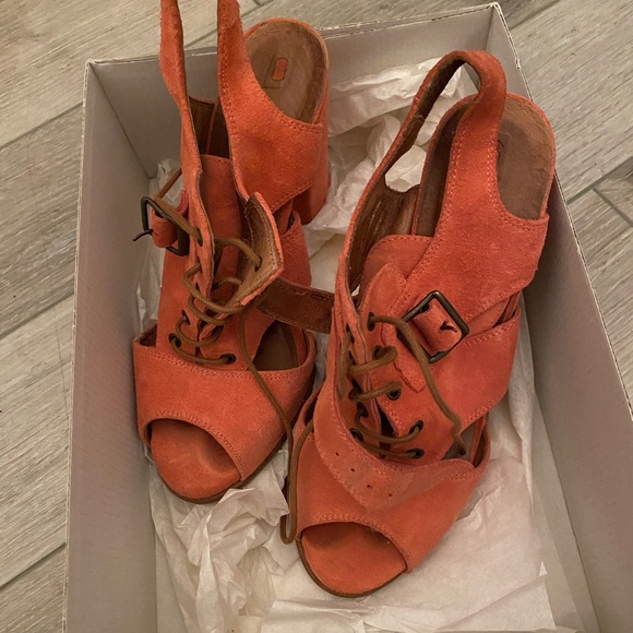 Anthropologie 38 coral suede heels - Picture 1 of 3
